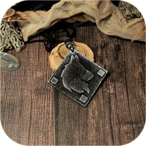 Подвеска «Волк» (кожа)